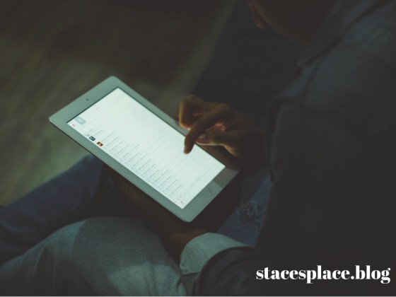iPad user with playlist technology-2608742 Image by StockSnap from Pixabay